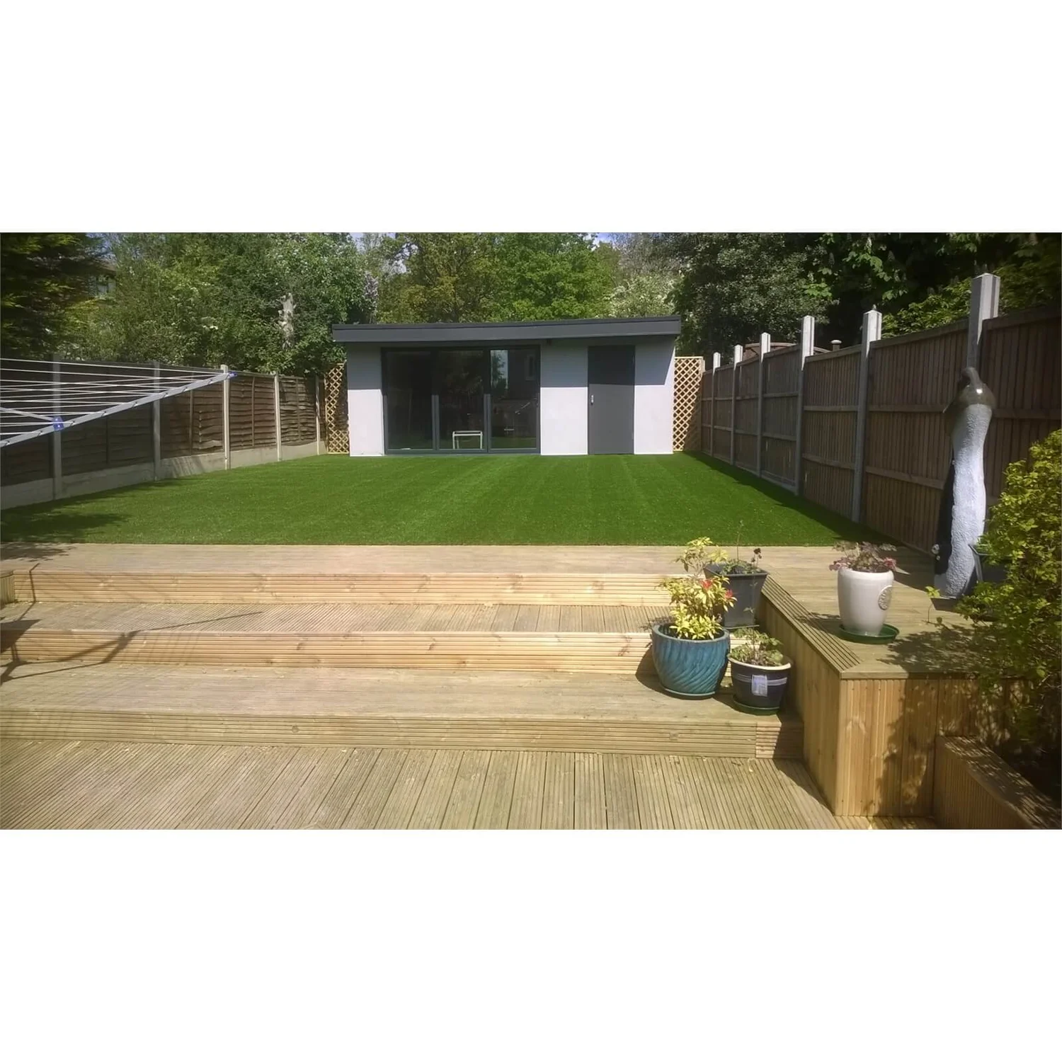 Nomow 28mm Garden Grass Artificial Grass Roll - 2m Width 4 Nomow 28mm Garden Grass Artificial Grass Roll - 2m Width - Image 4