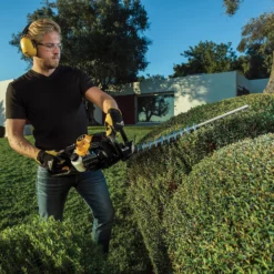 McCulloch HT5622 Petrol Hedge Trimmer 11 McCulloch HT5622 Petrol Hedge Trimmer -Garantia Store 13524822 5684936893639216